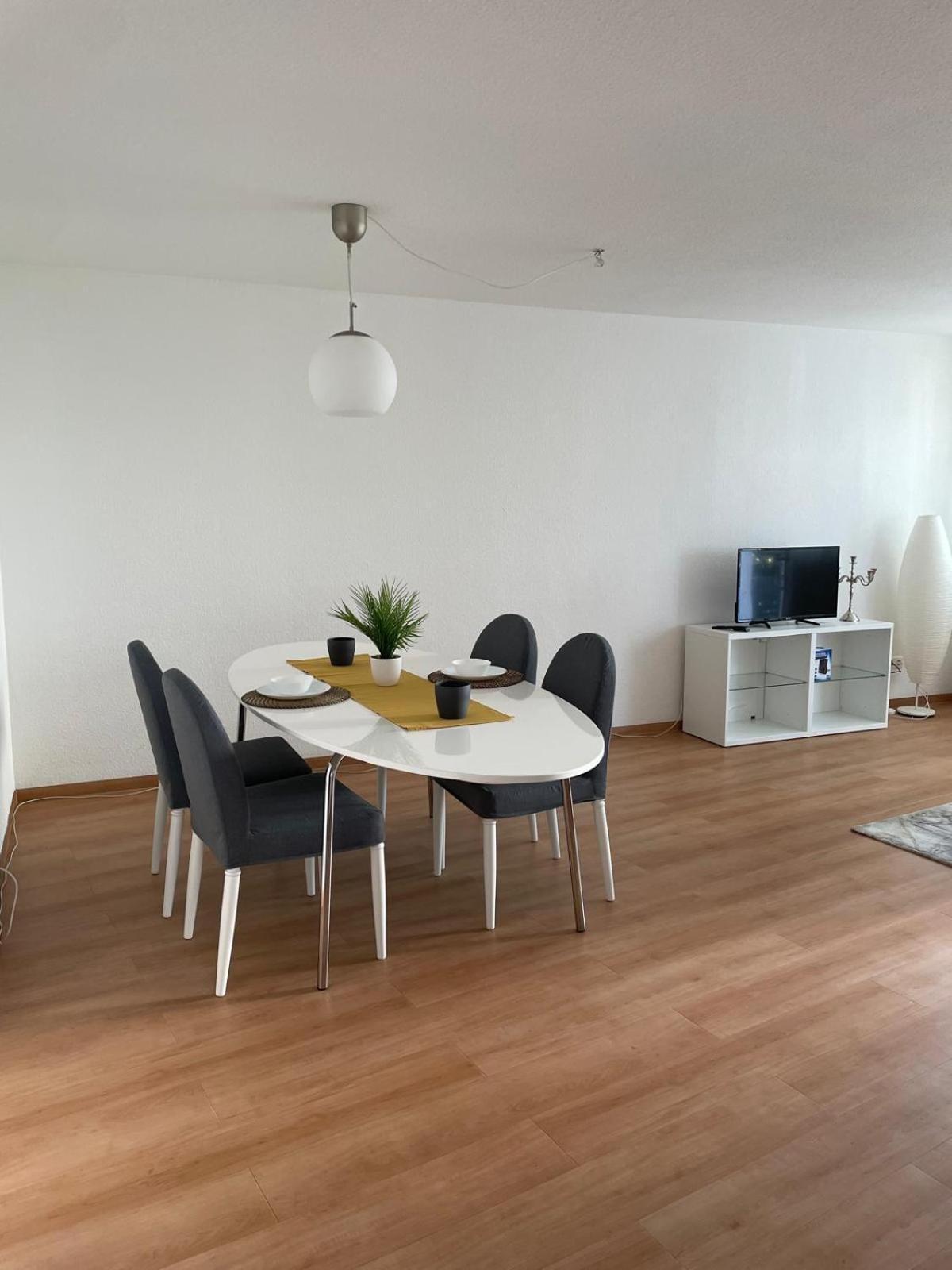 Apartment Bk *